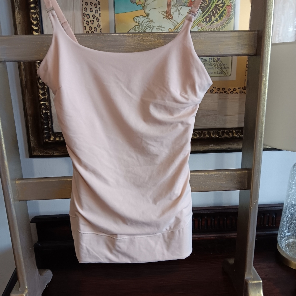 Spanx under top support in tummy